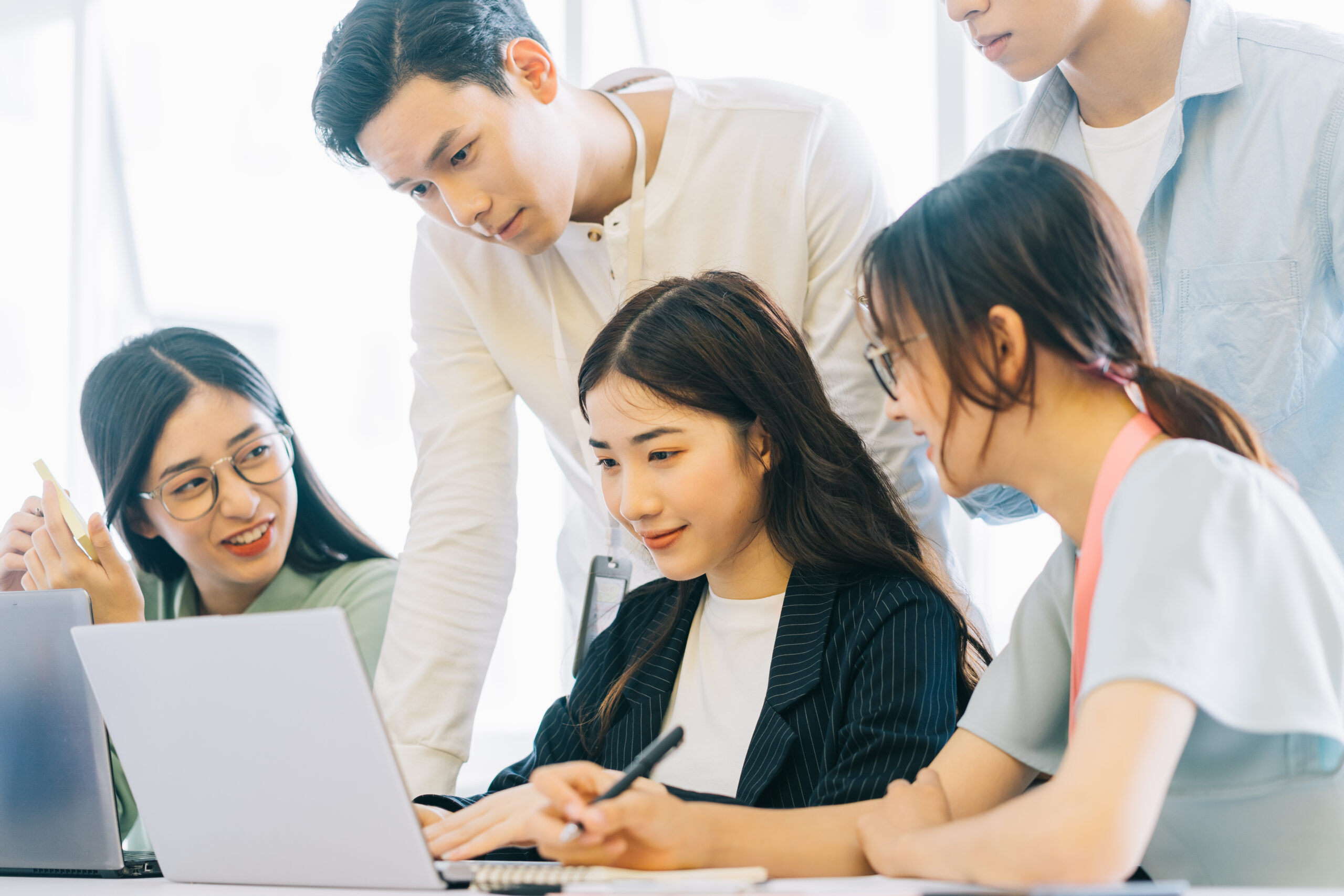 Asian business people are discussing next year’s plans